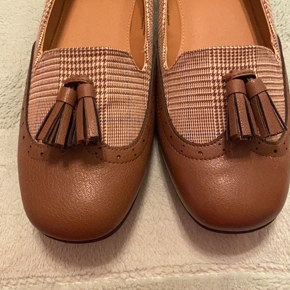 New no box Comfortview Loafers with PU and Fabric uppers. Tassel on front. 9.5M - Picture 4 of 5